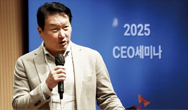 △ 최태원 SK그룹 회장이 지난 8일 SKMS연구소에서 열린 ‘2025 CEO 세미나’에서 폐회사를 하고 있다. (사진=SK)