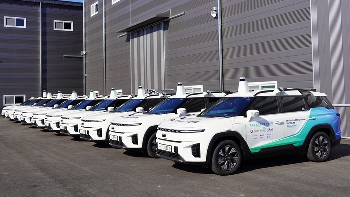 내년 로보택시 상용화 앞둔 한국... 모빌리티 주권 시험대 - 뉴스 썸네일 이미지