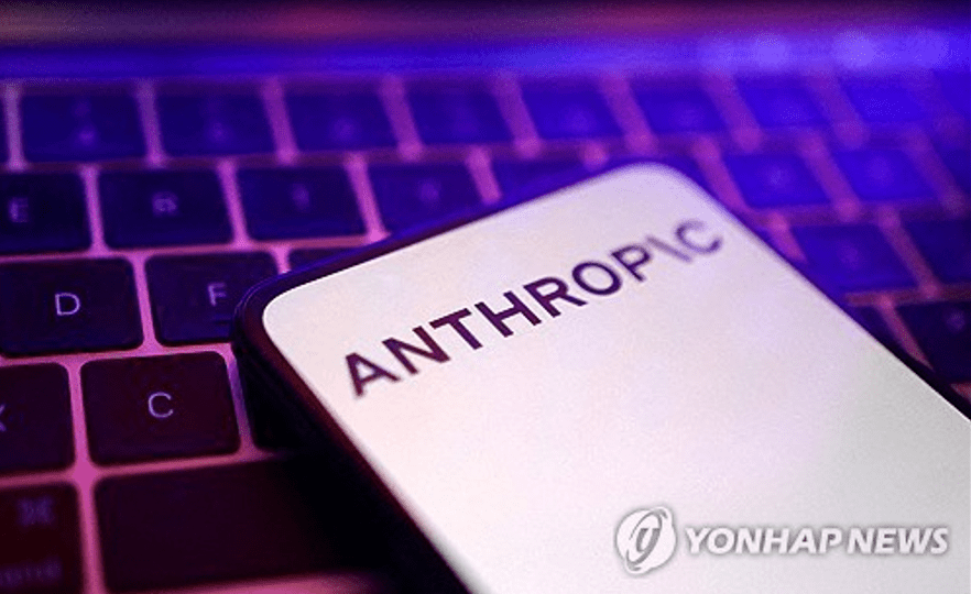 [주간 데이터동향] 챗GPT 독주 속 AI 앱 3강 구도...클로드 1년 새 12배 성장